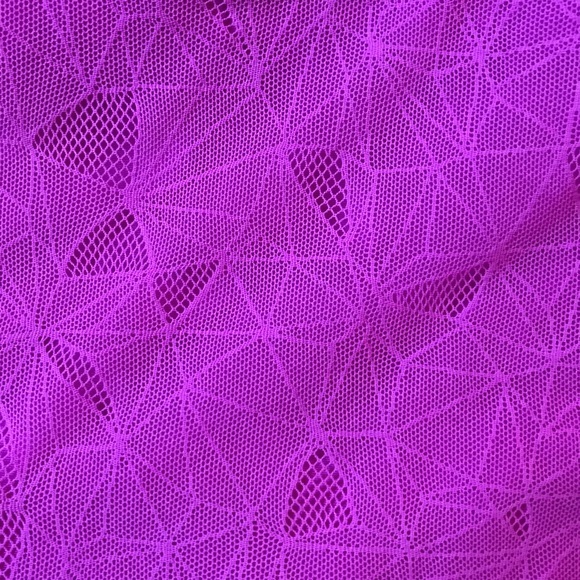 🌿3/25 Under Armour workout top✨ - Picture 3 of 4